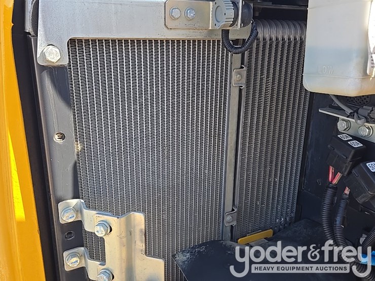 2019-deere-35g-image-61