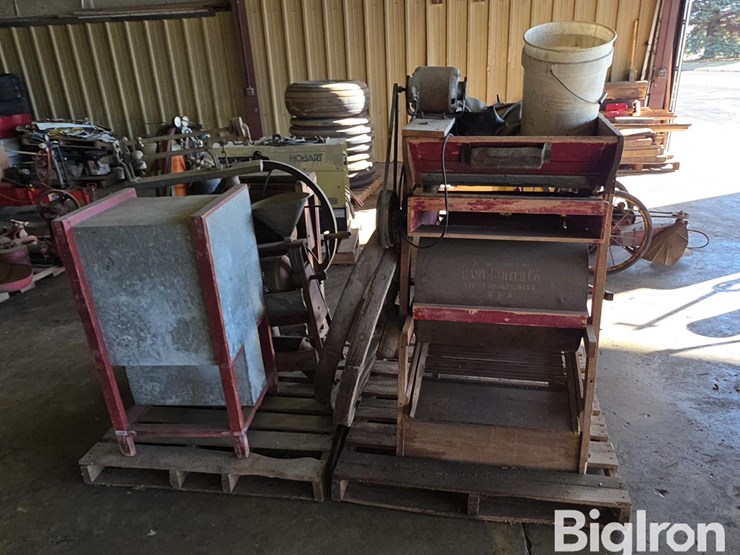 grain-cleaner-&-classic-farm-equipment-image-4