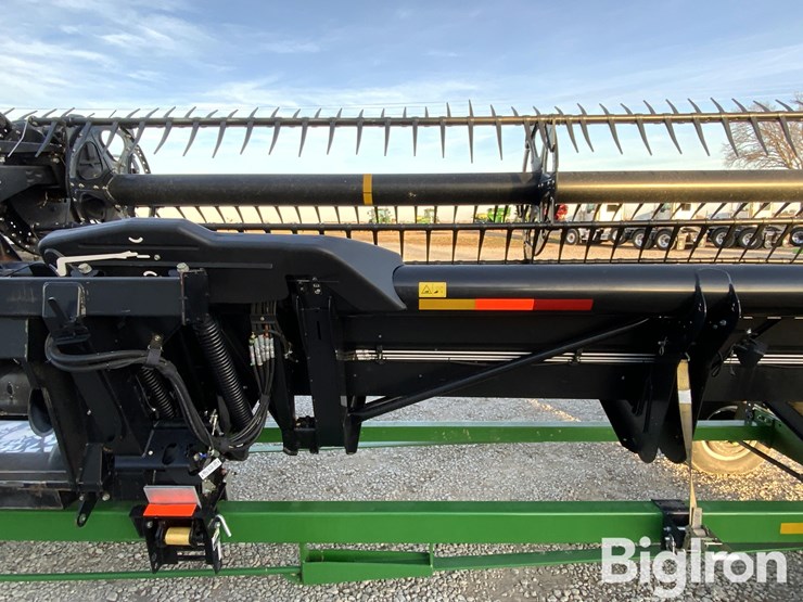 2015-macdon-40'-flex-draper-head-image-11