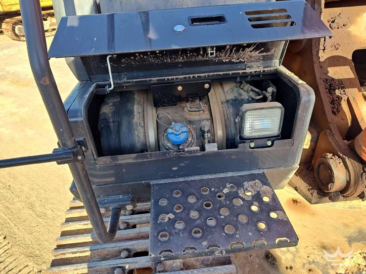 2019-hitachi-zx300-lc-image-30