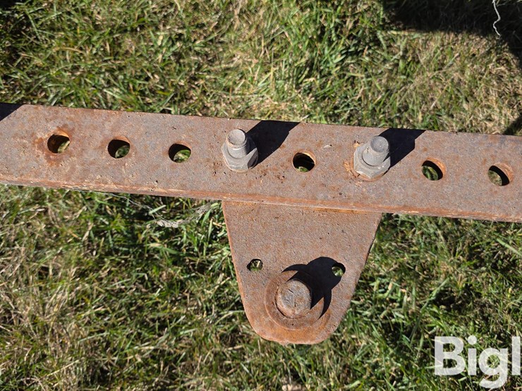 farmall-560-2wd-tractor-image-10