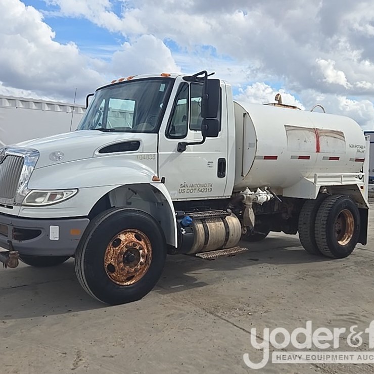 2015 INTERNATIONAL 4300 SBA