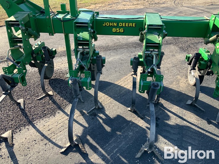 john-deere-16r30"-crop-cultivator-image-18