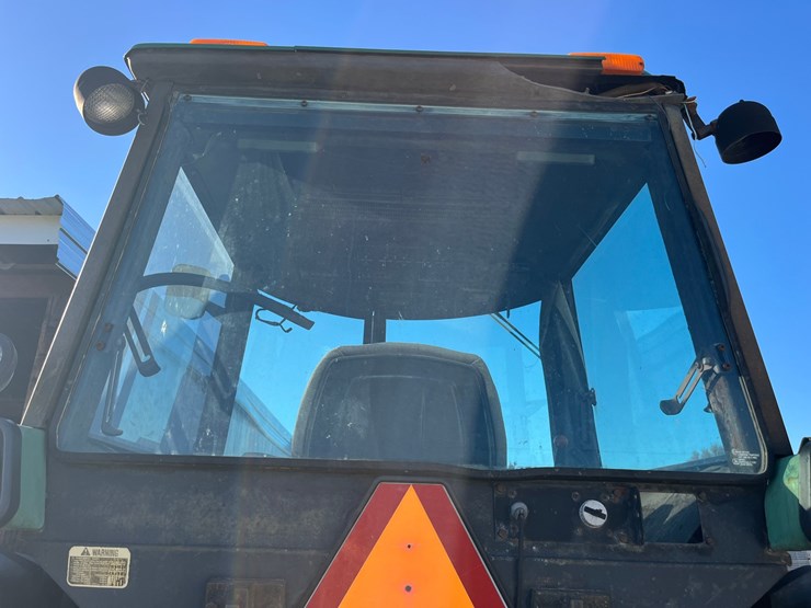 john-deere-4240-image-16