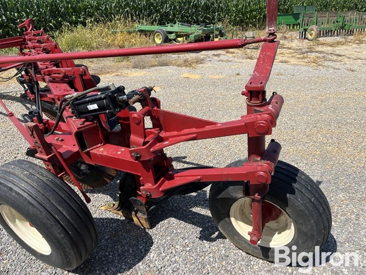 international-720-image-17