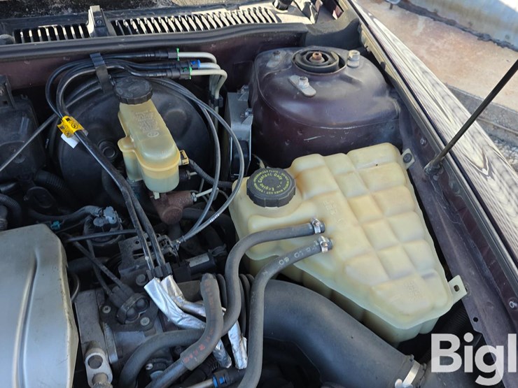 1995-oldsmobile-aurora-4-door-sedan-image-14