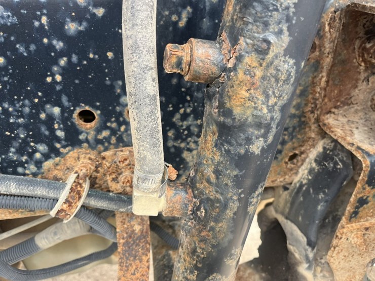 #1633-•-1995-freightliner-usf-1e-sleeper-cab-truck-tractor-image-44