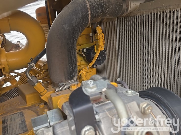 2019-deere-850l-wlt-image-90