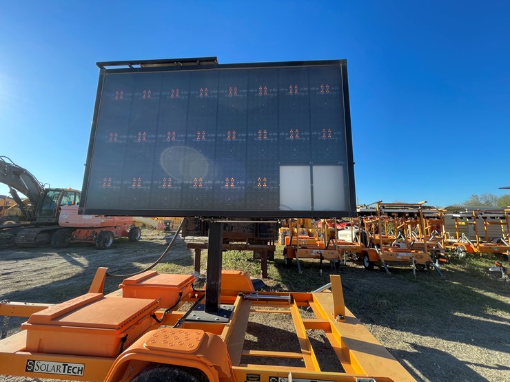 #6303-•-2020-solar-tech-message-board-(trailer-#37194)-(no-title)-image-1