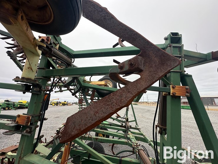 orthman-fallowmaster-930-42'-sweep-plow-image-10