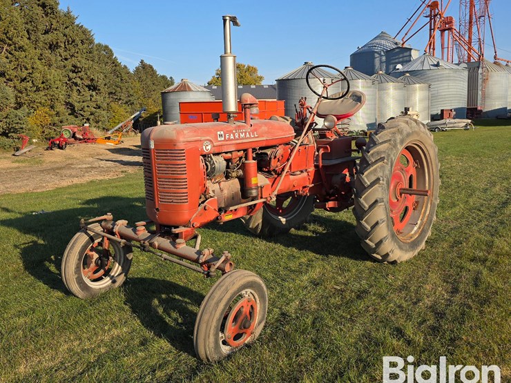 1952-farmall-super-c-2wd-tractor-image-1