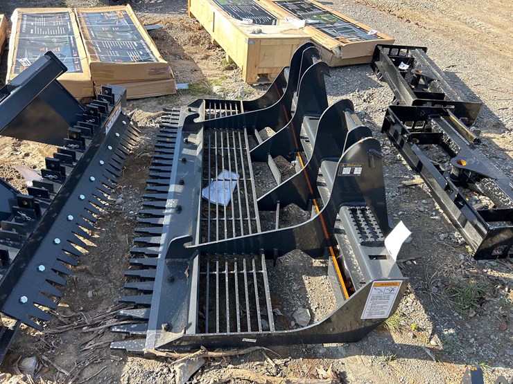 #48-•-72”-skid-steer-land-leveler-image-2