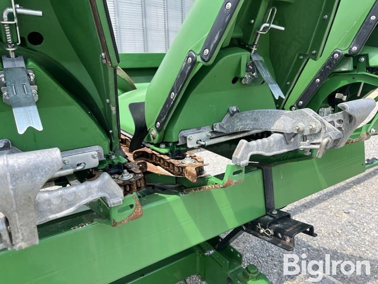 2024-john-deere-c12f-image-19