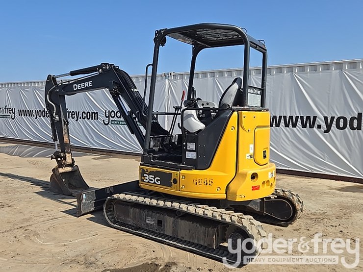 2020-deere-35g-image-3