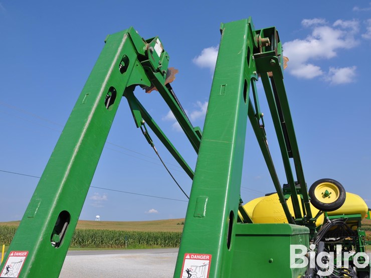 2015-john-deere-1775nt-image-17