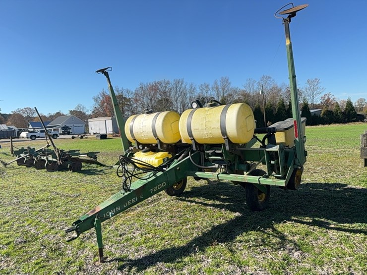john-deere-7200-pull-type-vacuum-air-planter---4-row-located-at-107-jernigan-swamp-rd.,-ahoskie,-nc-image-6
