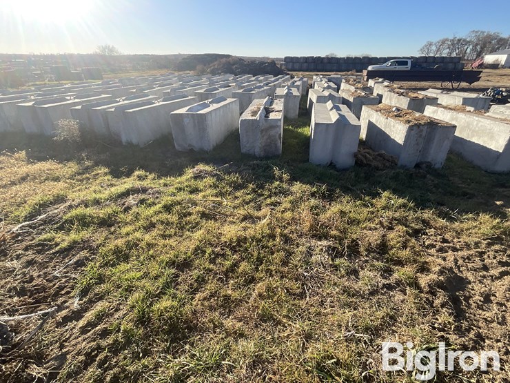 concrete-stackable-blocks-image-4