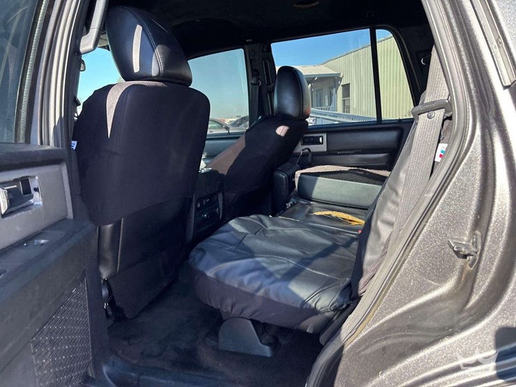 2016-ford-expedition-image-18