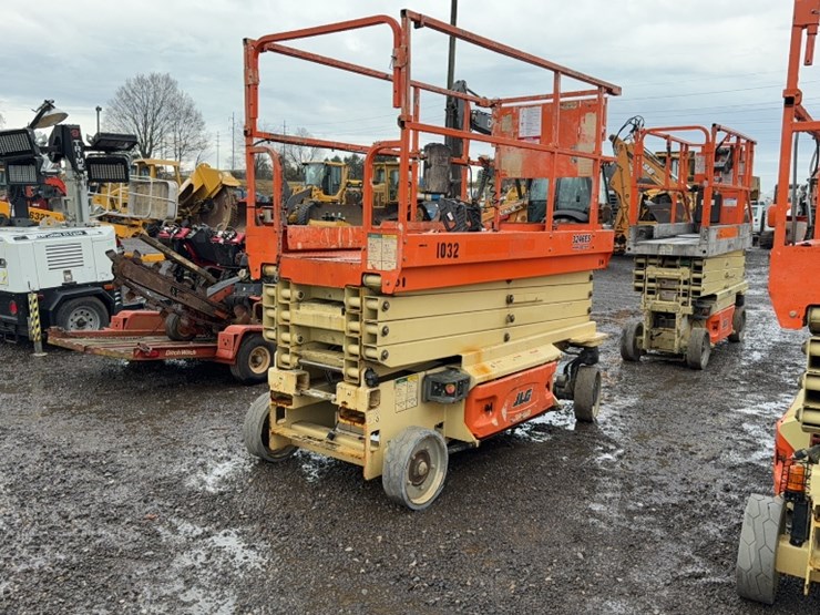 2015-jlg-3246es-image-6