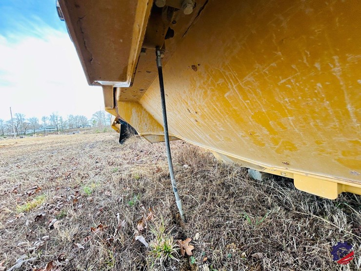 caterpillar-745-image-21