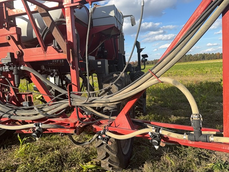 case-ih-3185-patriot-sprayer-image-31