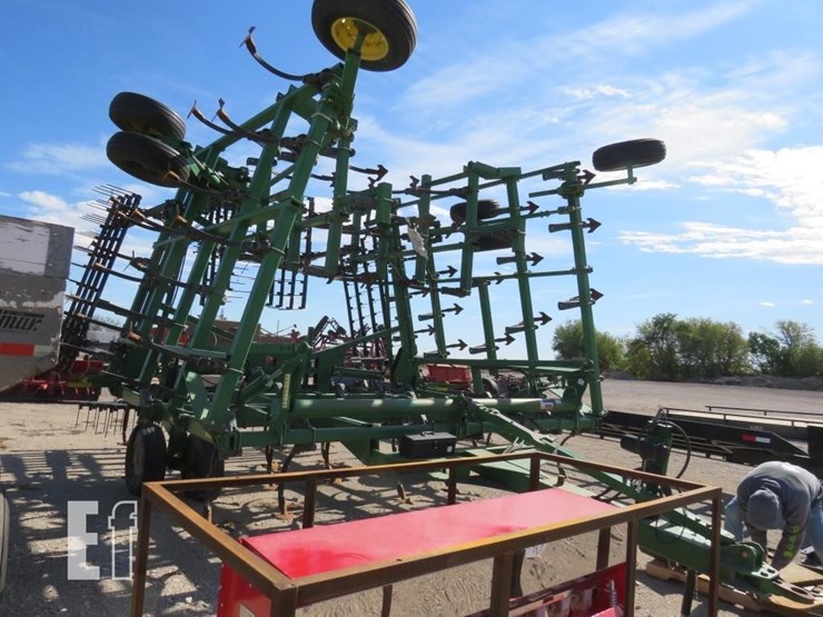 john-deere-2210-image-2