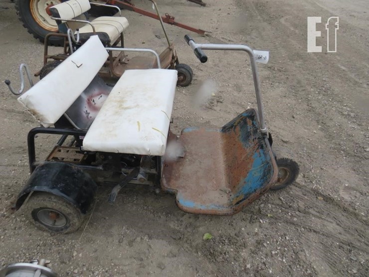 older-golf-cart-image-2