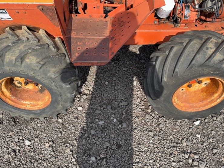 ditch-witch-2300-image-5