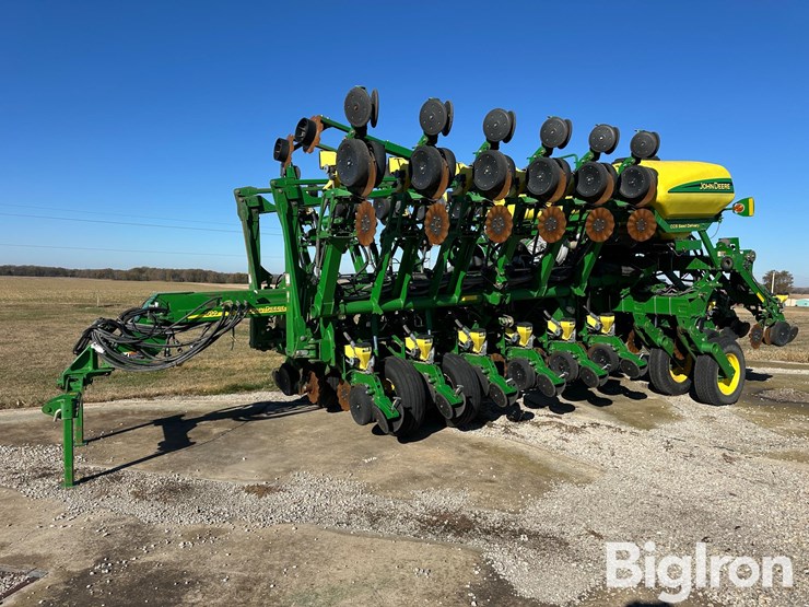 2010-john-deere-1790-ccs-image-1