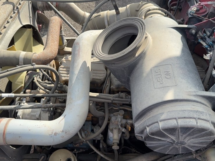 2004-caterpillar-c12-image-23