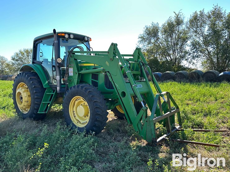 2011-john-deere-7130-image-3