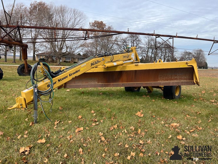 2017-landoll-1632rs-rear-steer-pull-type-grader-image-1