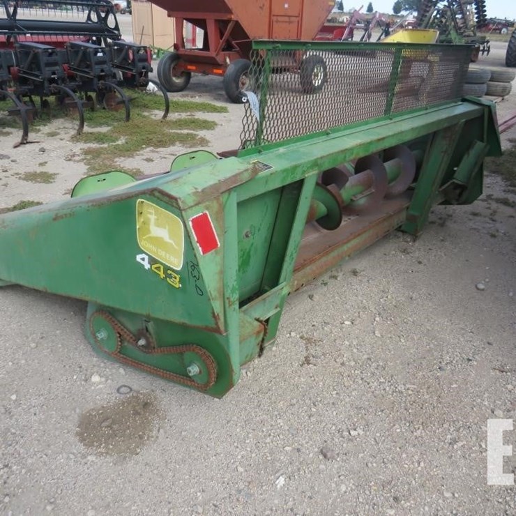 JOHN DEERE 443