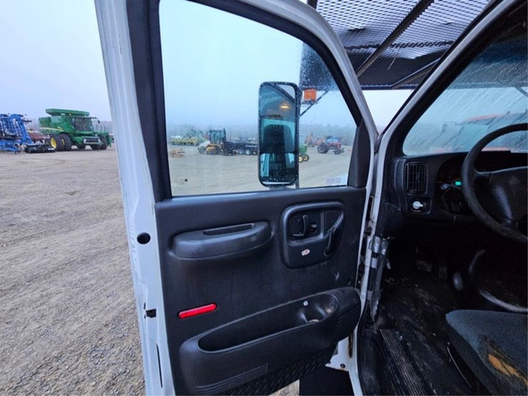 #3284-•-2003-gmc-c5500-aerial-truck-image-36