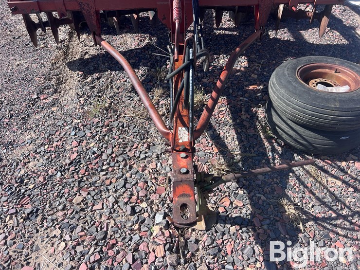 massey-ferguson-820-image-9