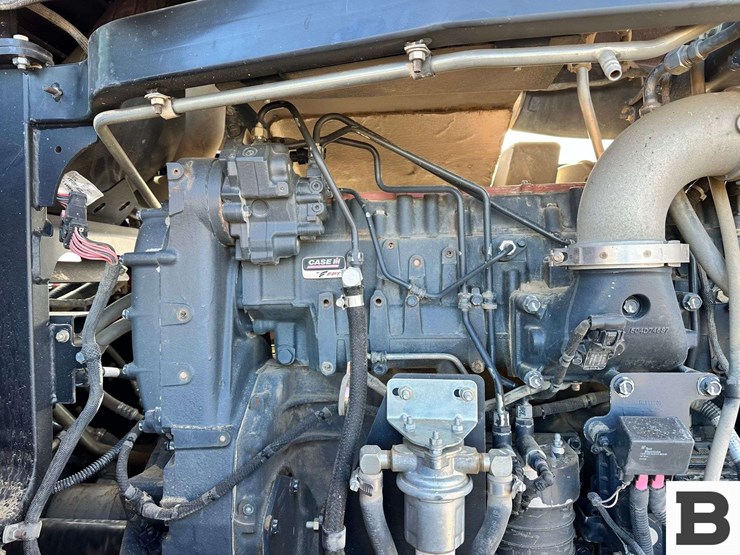 2014-case-ih-370-image-22