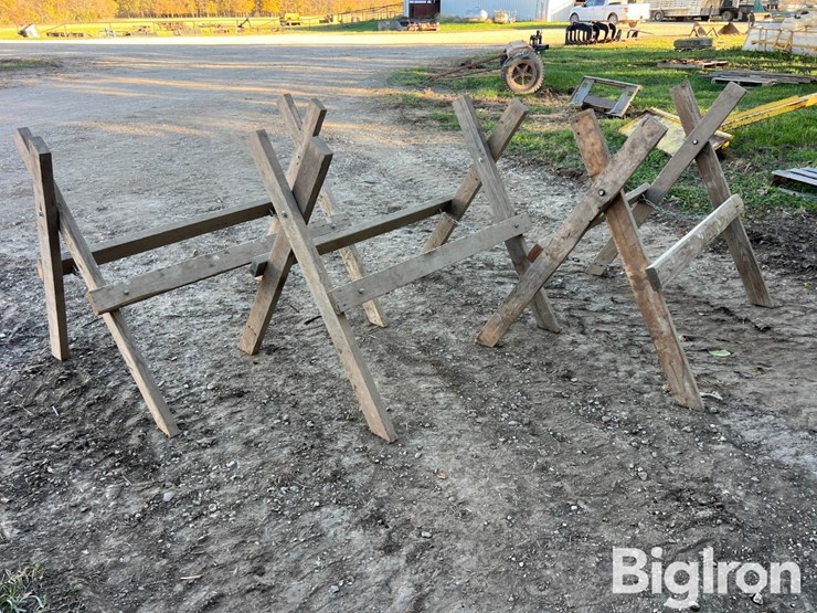folding-sawhorses-image-4