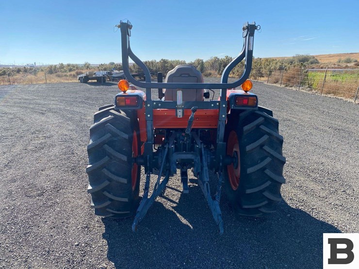 kubota-l4240d-tractor-image-4