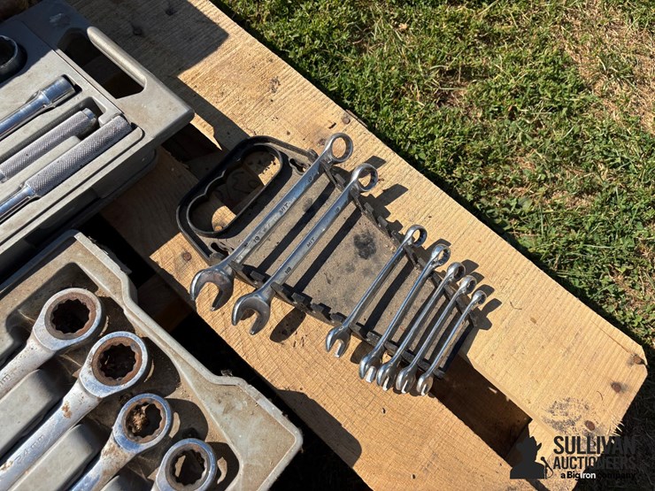 misc-pallet-of-tools-&-parts-image-12