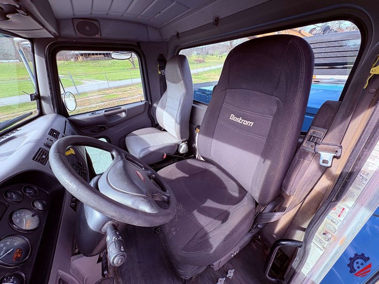 2012-peterbilt-337-image-83