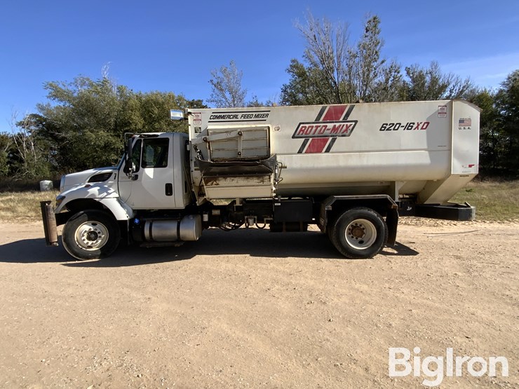 2019-international-7400-image-8