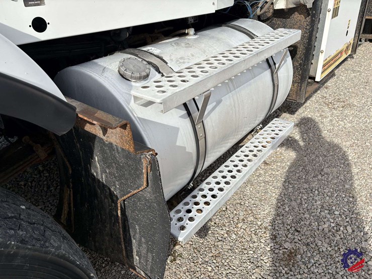 2009-kenworth-t800-image-9