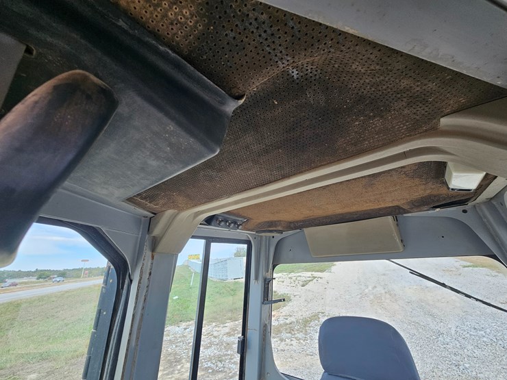 2002-caterpillar-d5g-xl-image-31