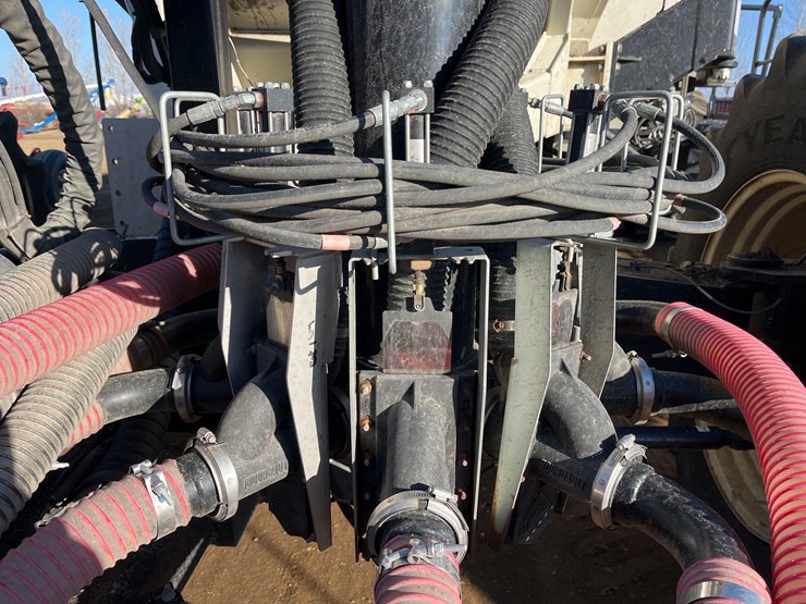 2016-bourgault-3320-66-image-99