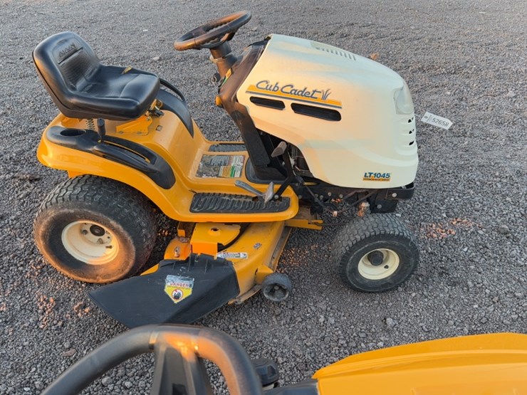 cub-cadet-lt1045-image-4