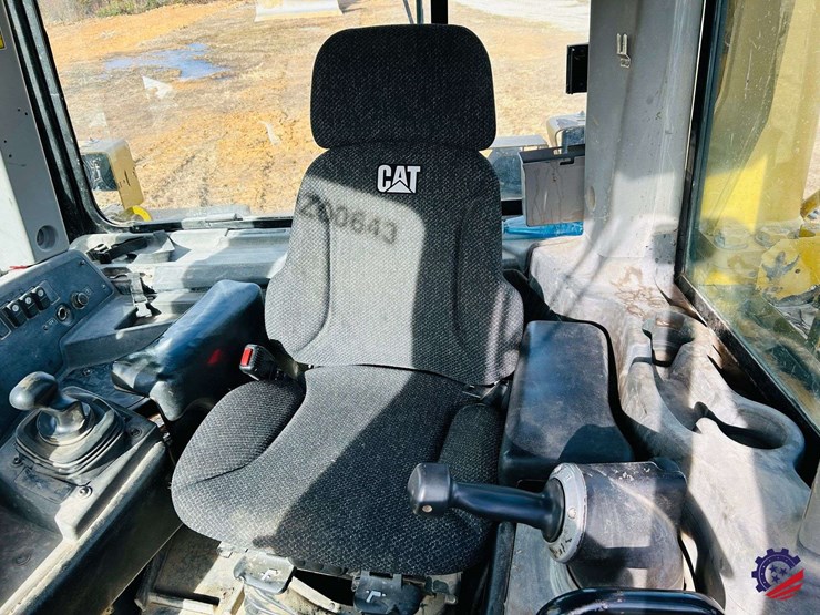 2005-caterpillar-d8t-image-73