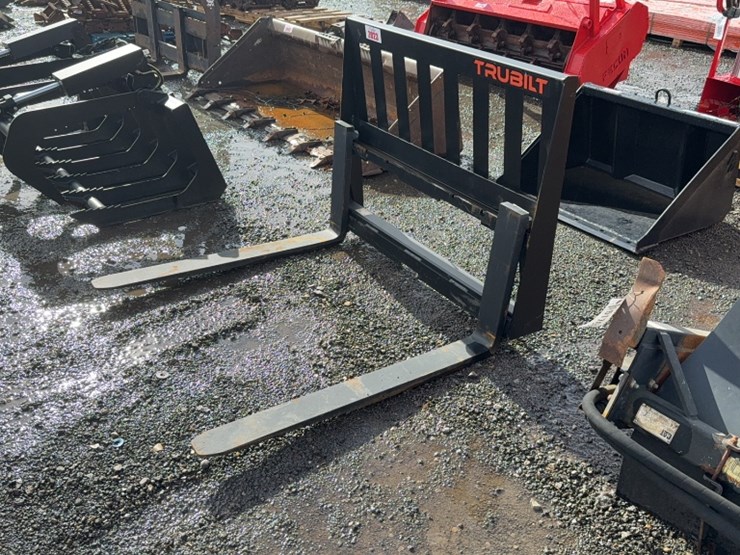 #2023-•-trubilt-48"-skid-steer-pallet-forks-image-1