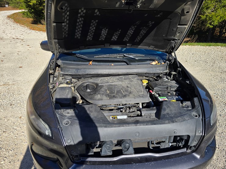 2016-jeep-cherokee-image-35