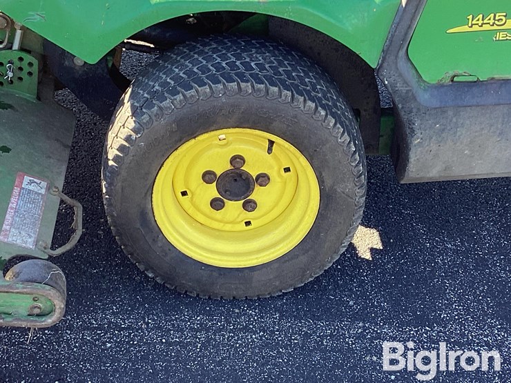 2013-john-deere-1445-image-15