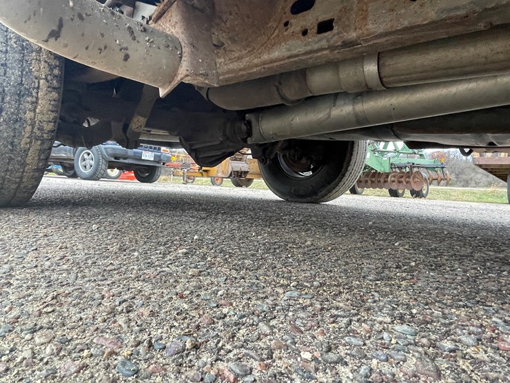 #1064-•-2012-gmc-savana-1-ton-van-(has-wi-title)-image-30